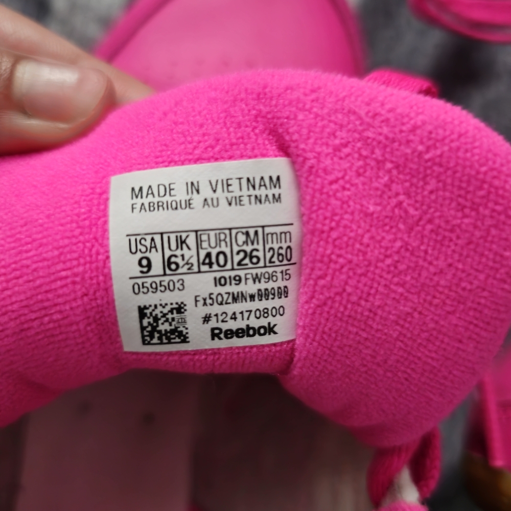 RARE HTF Reebok Classic Bright Pink Bubble Gum Bottoms size W9